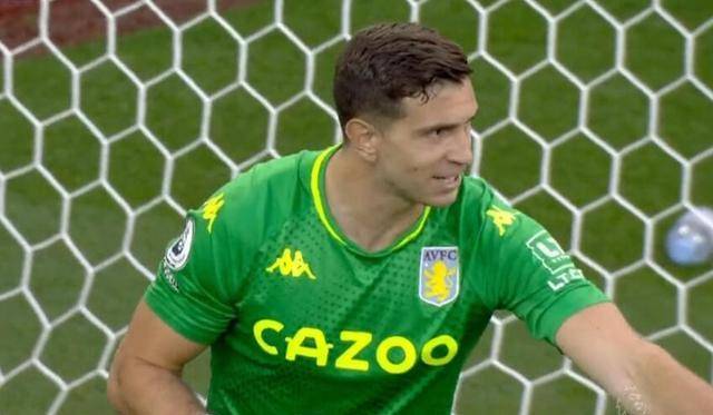  明斯头球摆渡,维拉后卫组合零封曼城  